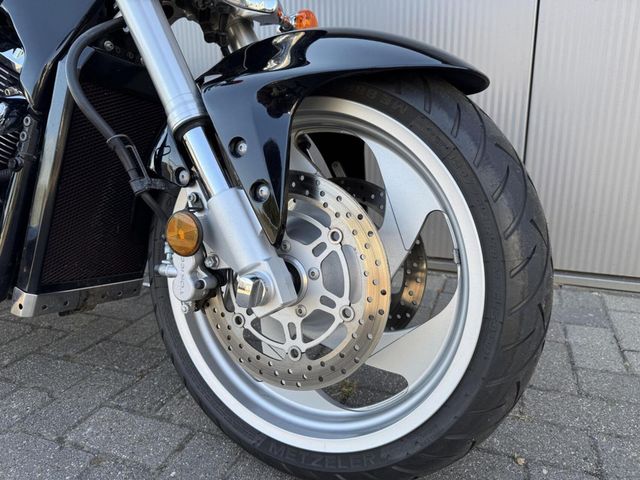 suzuki - m-1500-intruder