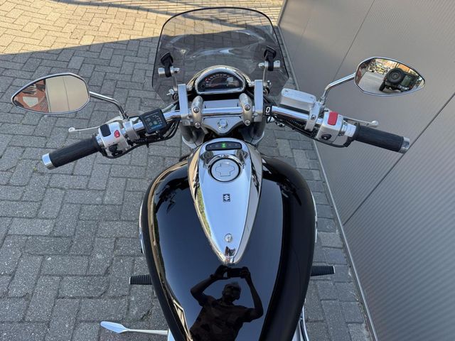 suzuki - m-1500-intruder