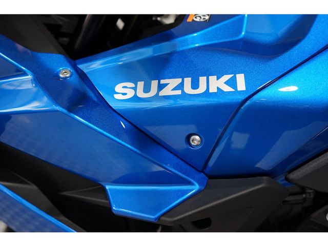 suzuki - gsx-8r