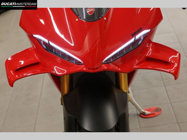 ducati - panigale-v4-s