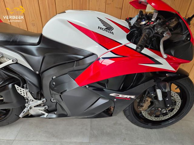 honda - cbr-600-rr-c-abs