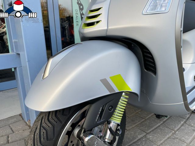 vespa - gts-super-tech-300