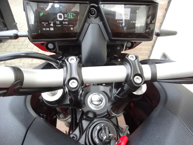 yamaha - tracer-9