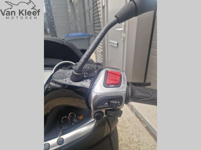 piaggio - mp3-300-lt-sport