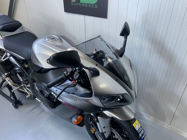 yamaha - yzf-r1
