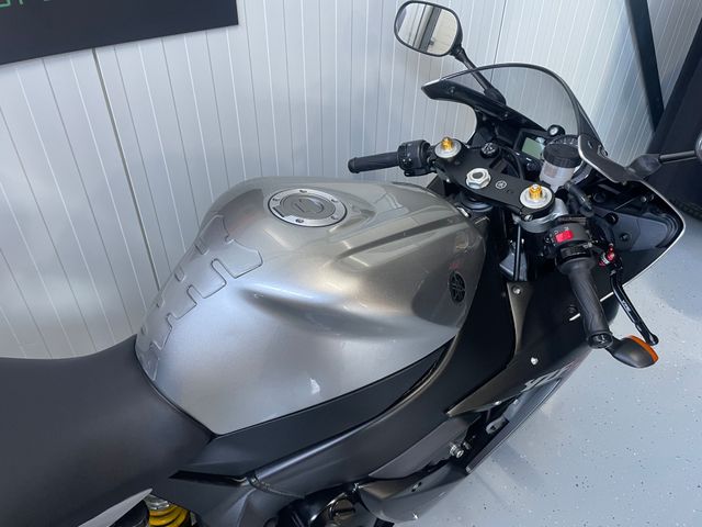 yamaha - yzf-r1