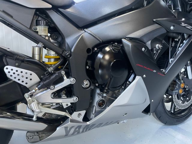 yamaha - yzf-r1