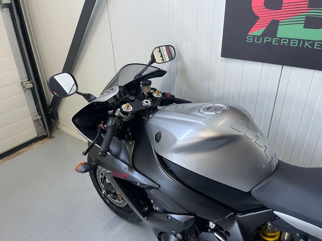 yamaha - yzf-r1