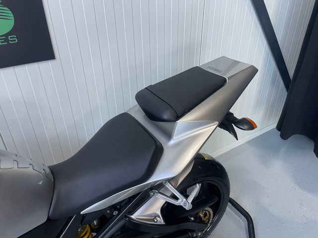 yamaha - yzf-r1