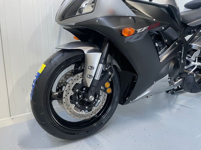 yamaha - yzf-r1