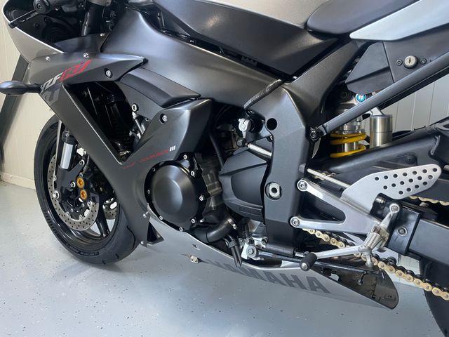 yamaha - yzf-r1