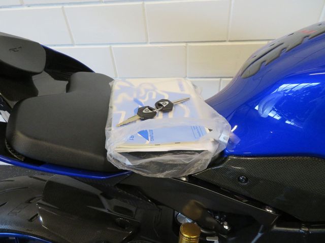 yamaha - yzf-r1