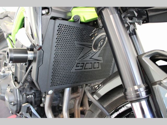 kawasaki - z900