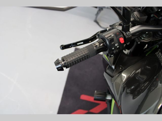 kawasaki - z900