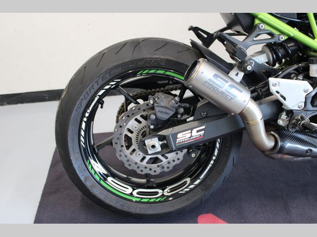kawasaki - z900