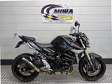 SUZUKI GSR 750 A