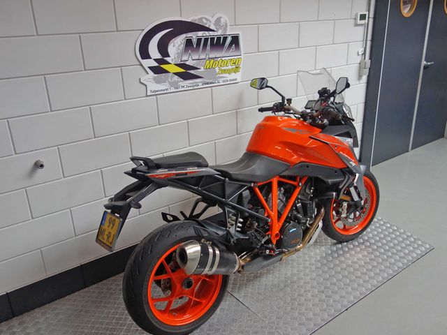 ktm - 1290-super-duke-gt