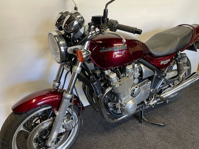 kawasaki - zephyr-1100