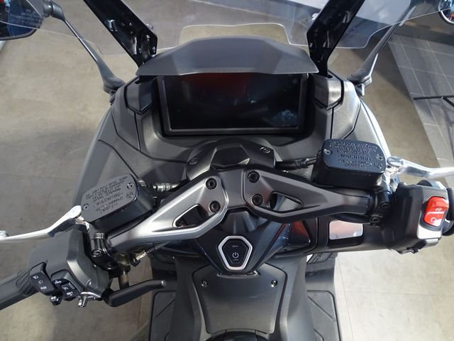 yamaha - tmax-tech-max