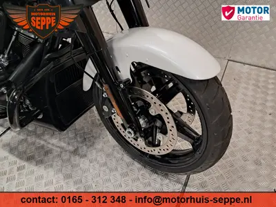 HARLEY-DAVIDSON STREET GLIDE SPECIAL FLHXS – foto 3