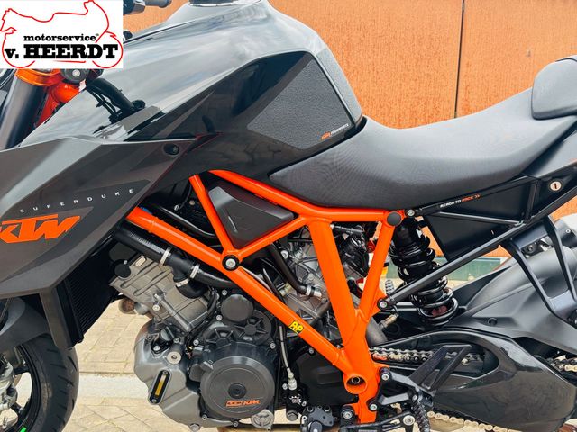 ktm - 1290-super-duke-r