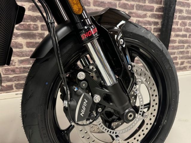 triumph - trident-660