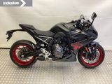 SUZUKI GSX-8R
