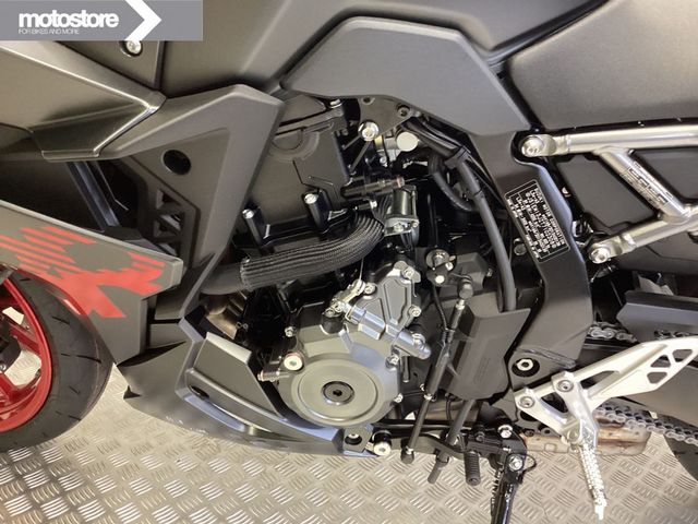 suzuki - gsx-8r