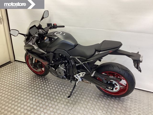 suzuki - gsx-8r