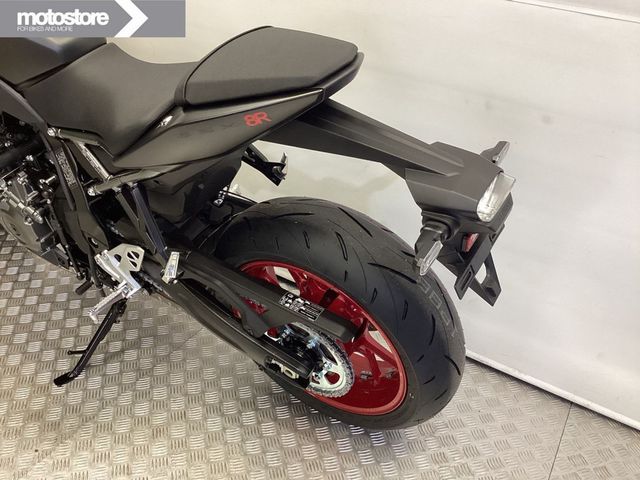 suzuki - gsx-8r
