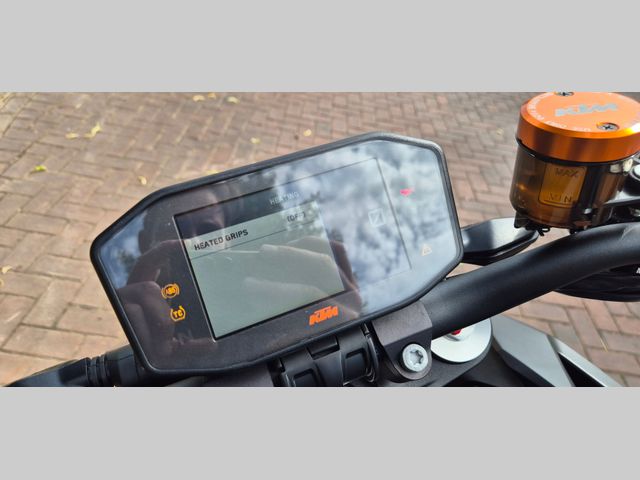 ktm - 1290-super-duke-r