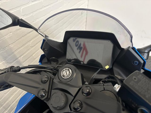 suzuki - gsx-8r