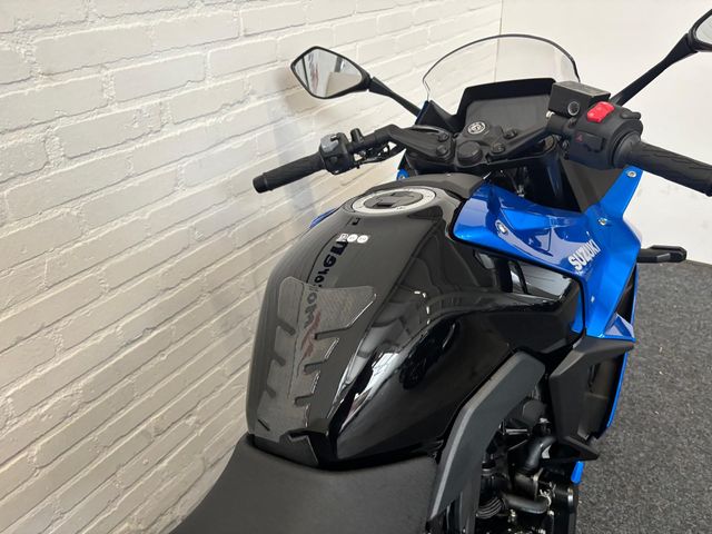 suzuki - gsx-8r