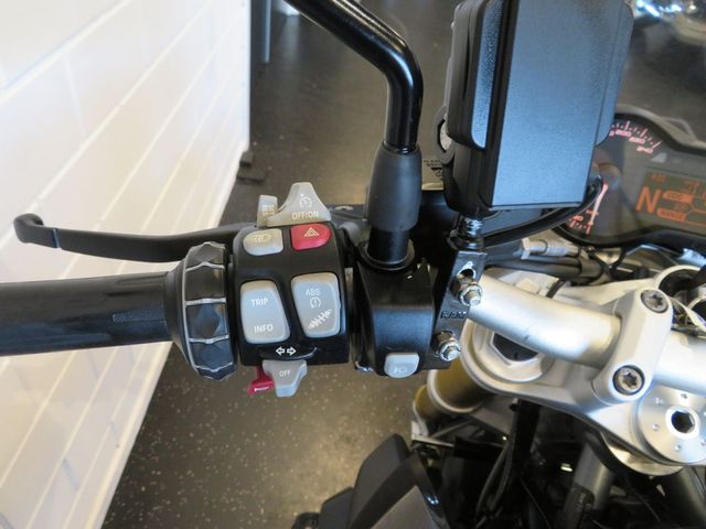 bmw - r-1200-r-abs