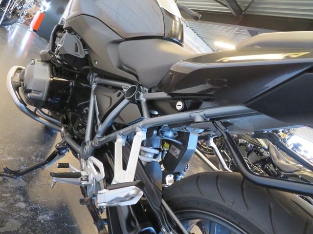 bmw - r-1200-r-abs