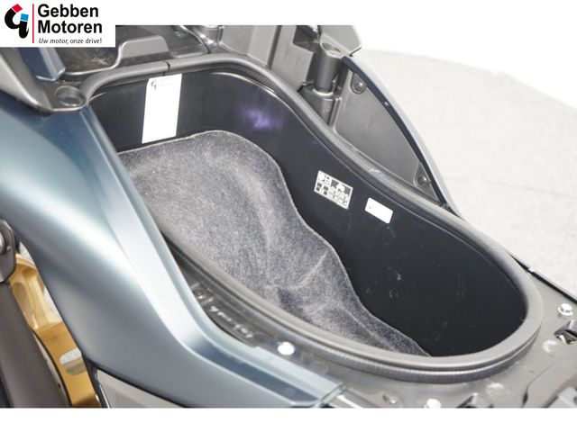 yamaha - tmax-tech-max-560