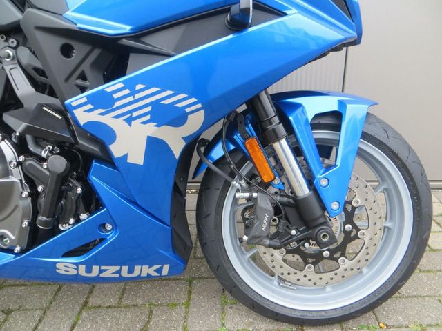 suzuki - gsx-8r