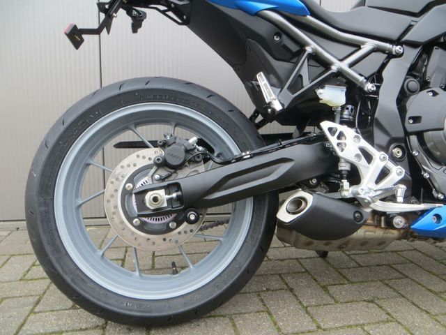 suzuki - gsx-8r