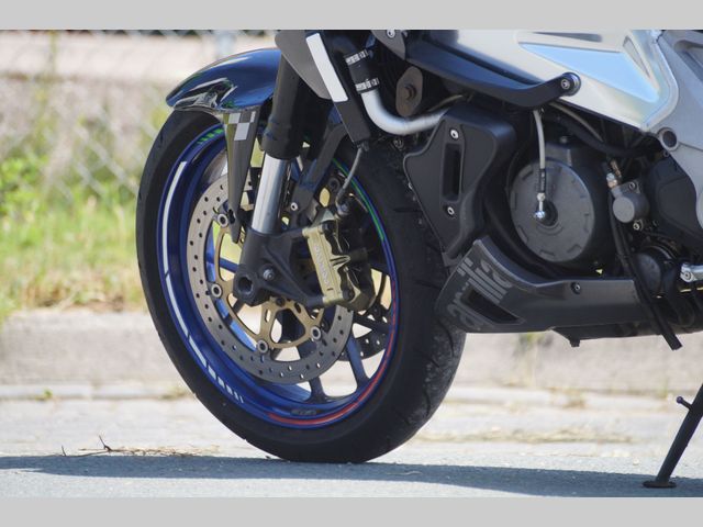 aprilia - tuono-1000-r