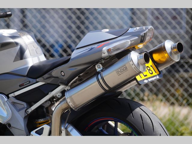 aprilia - tuono-1000-r