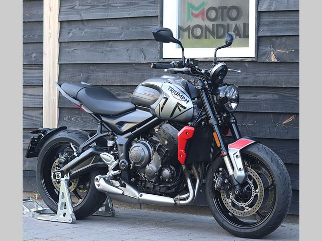 triumph - trident-660