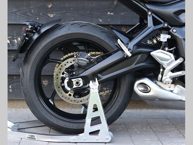 triumph - trident-660