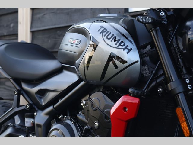 triumph - trident-660