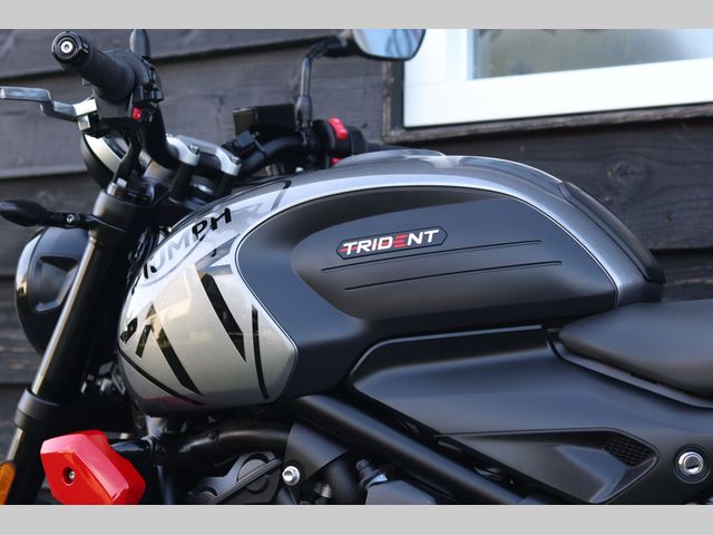 triumph - trident-660