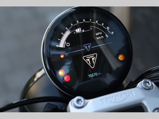 triumph - trident-660