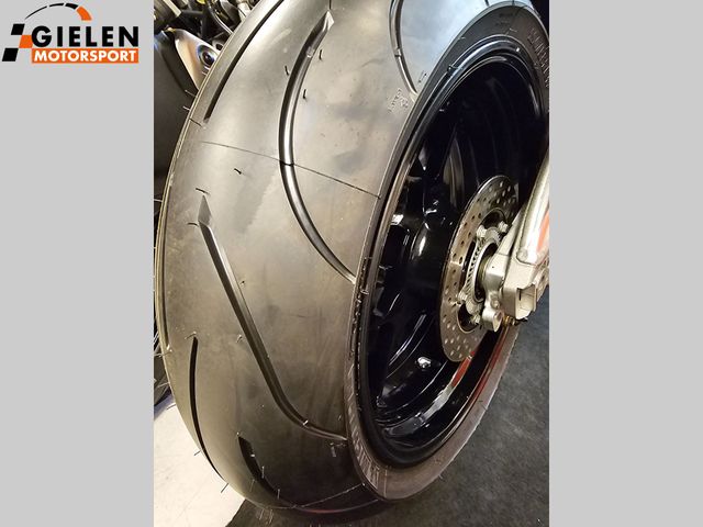 aprilia - tuono-v4-r-aprc