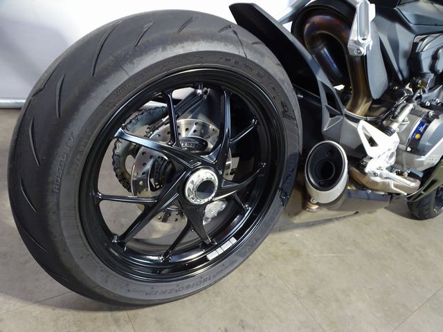 ducati - streetfighter-v2