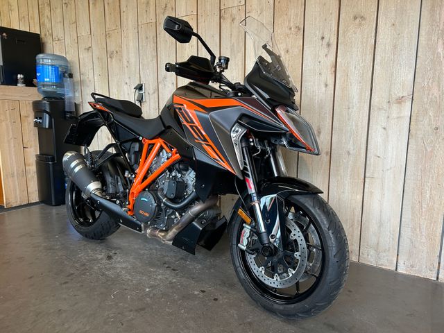ktm - 1290-super-duke-gt