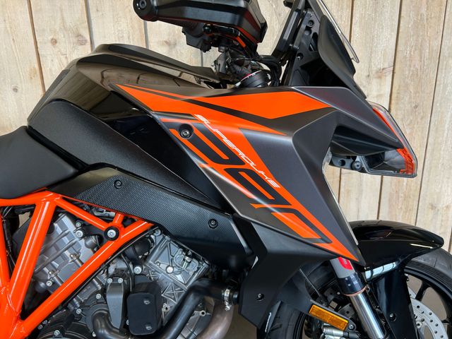 ktm - 1290-super-duke-gt