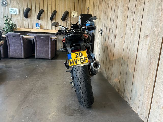 ktm - 1290-super-duke-gt